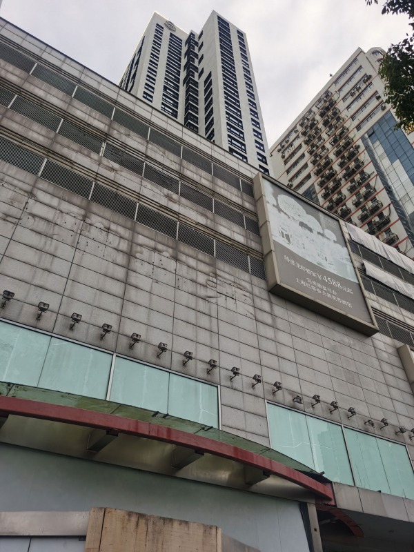 駐在LIV’N８３３